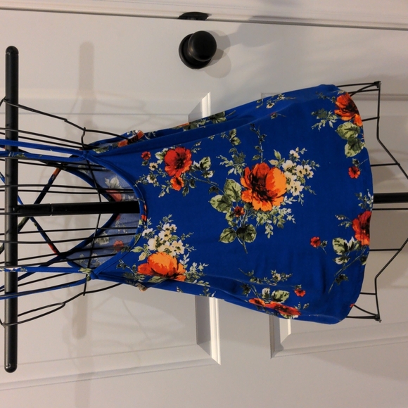 Papermoon Tops - 💙🏵️Papermoon strappy tank🏵️💙